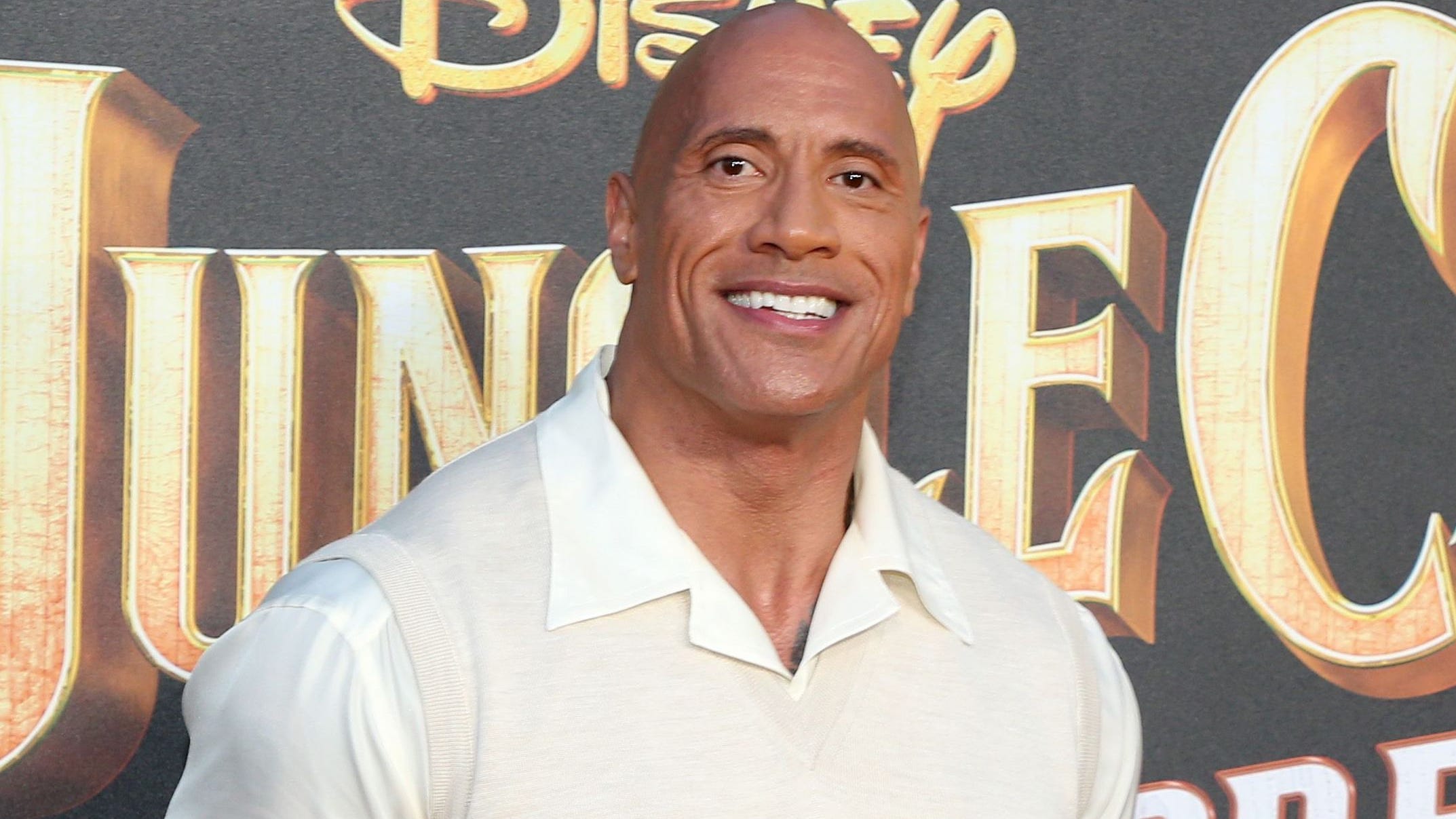 Dwayne Johnson surprises a bus full of tourists: ‘You guys know where I can find The Rock?’
