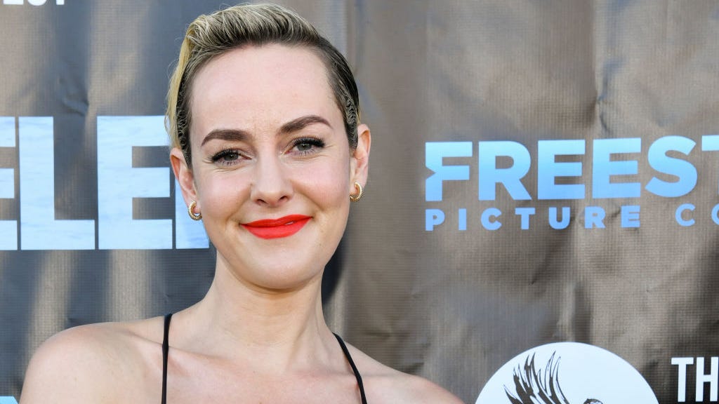 'Hunger Games' star Jena Malone rescues dog with citizen's arrest against abusive owner