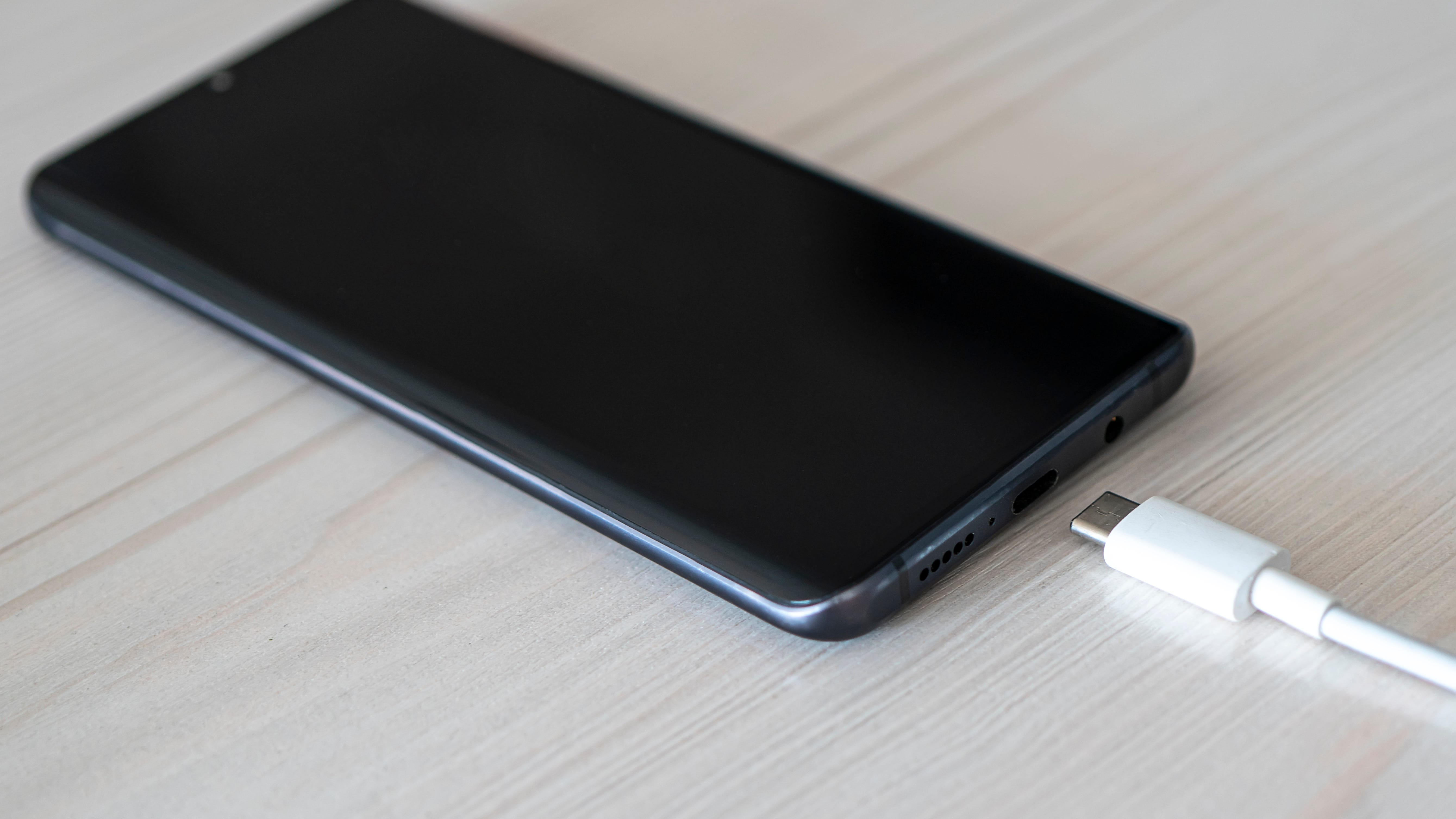 How to keep ‘juice jacking’ hackers from infecting your device