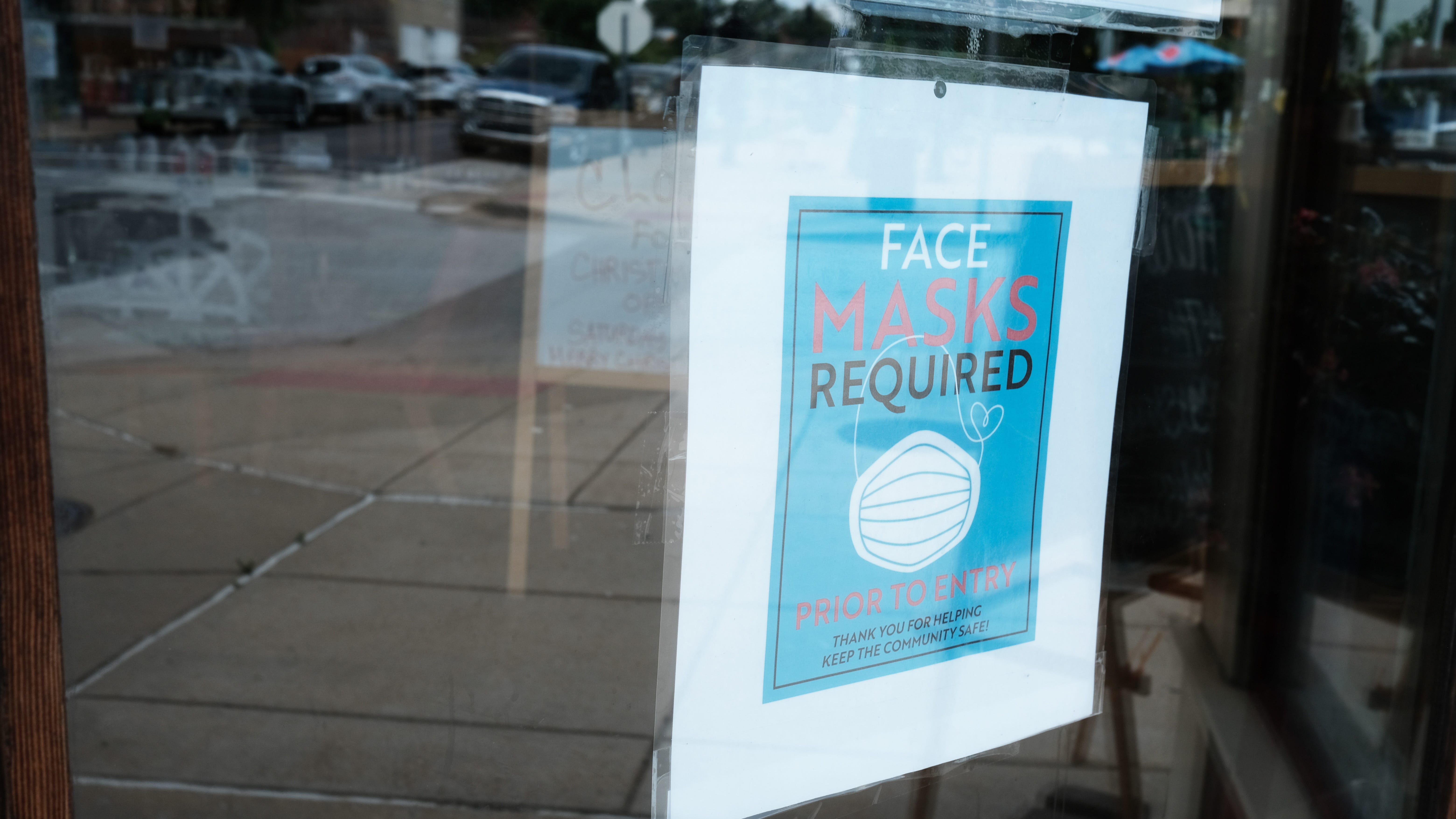 Chicago restaurant owners worry mask mandate could turn off customers