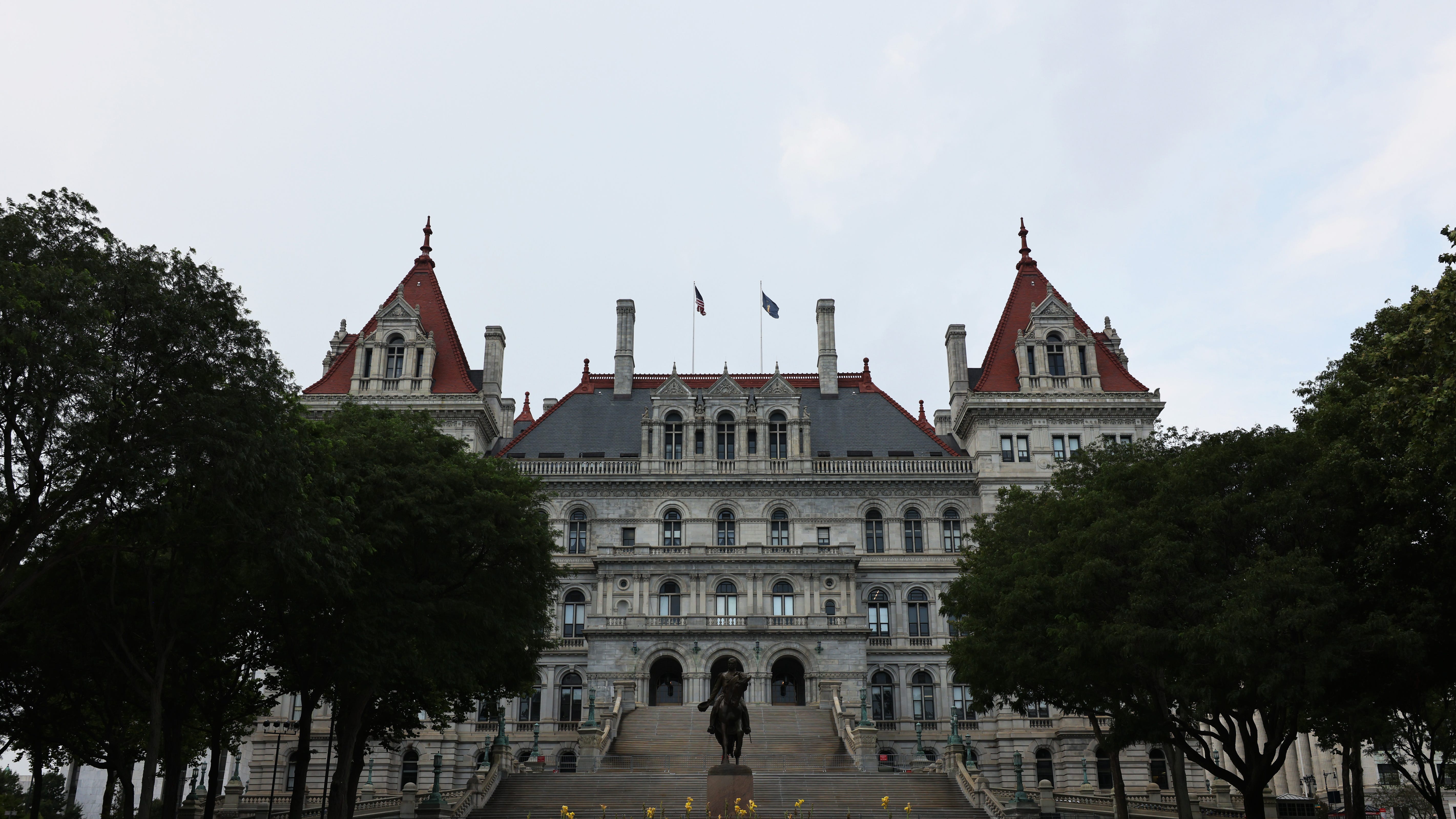 Here's where NYS gubernatorial candidates Giuliani, Suozzi stand on the issues