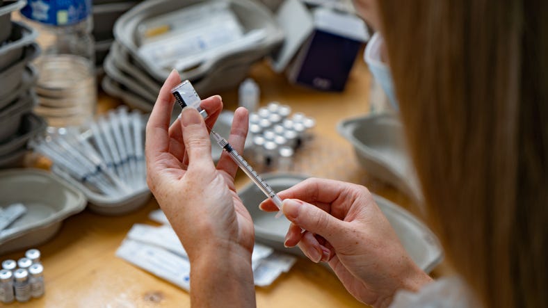 Data reveals how long a third COVID shot lasts