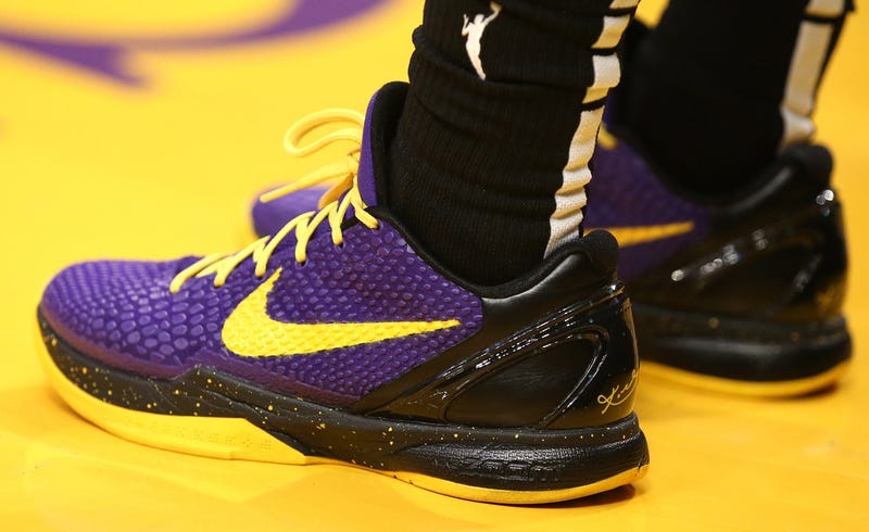 Nike Signs 10 LSU Athletes to NIL deals