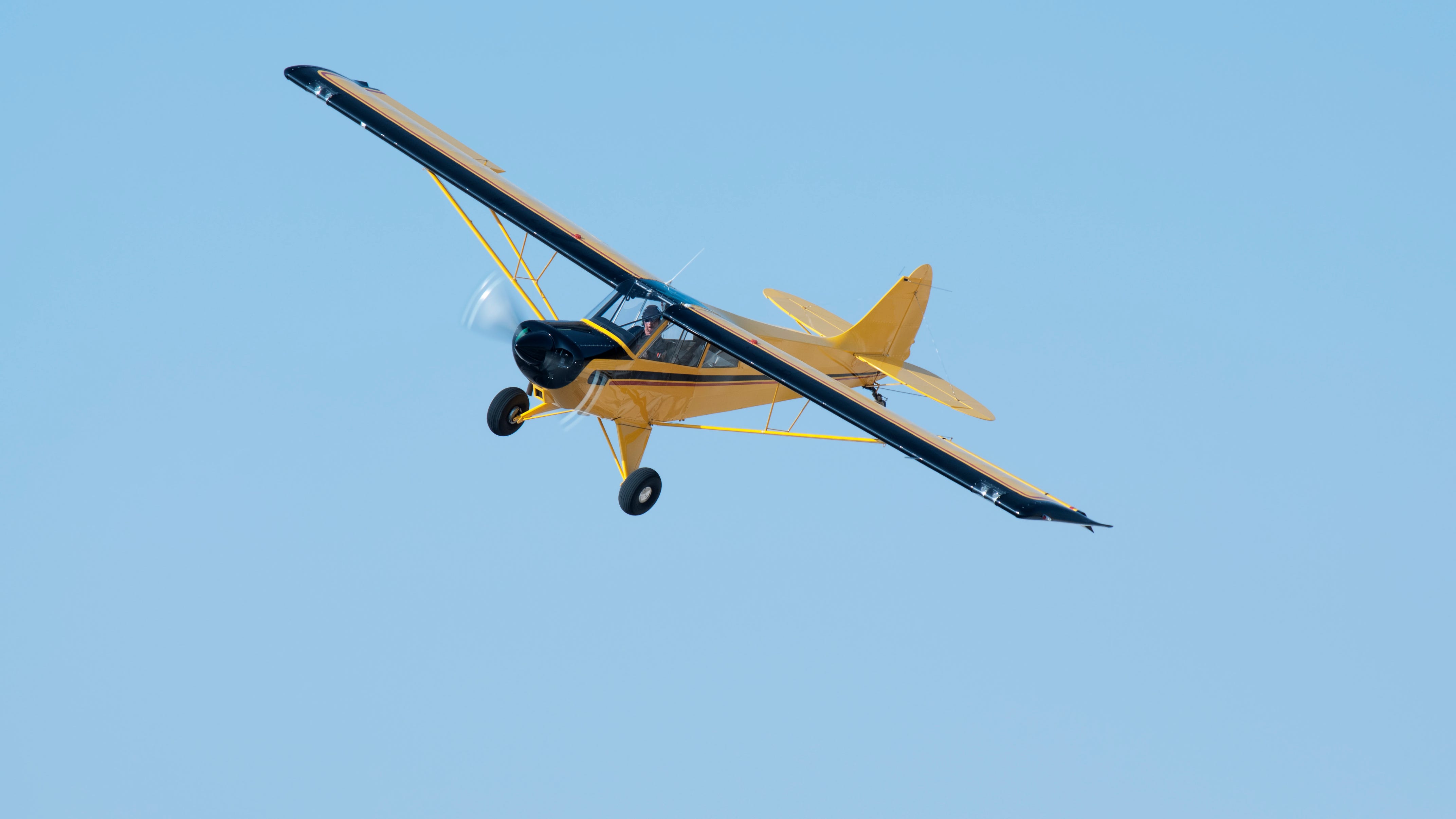 Plane crash in Riverside County leaves 1 dead, 3 injured