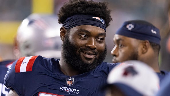 Patriots tackle Mike Onwenu reportedly fires agents ahead of free agency