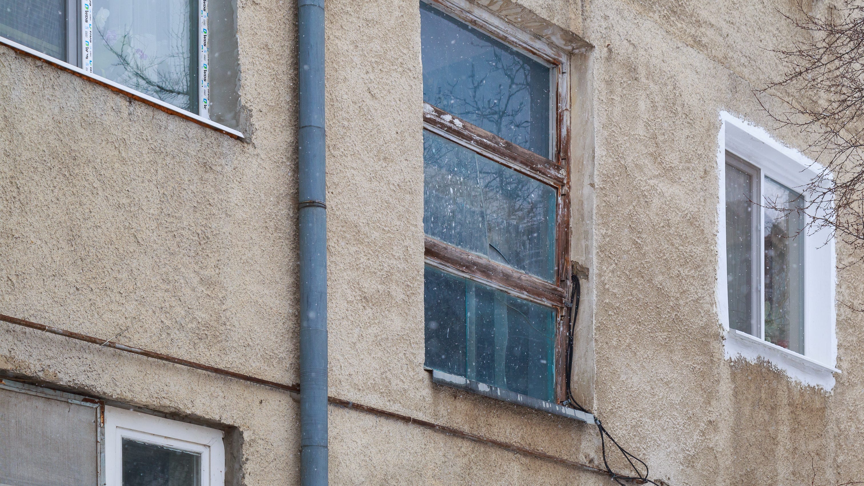 Residents of Hobart apartment building now homeless after being forced out due to dangerous conditions