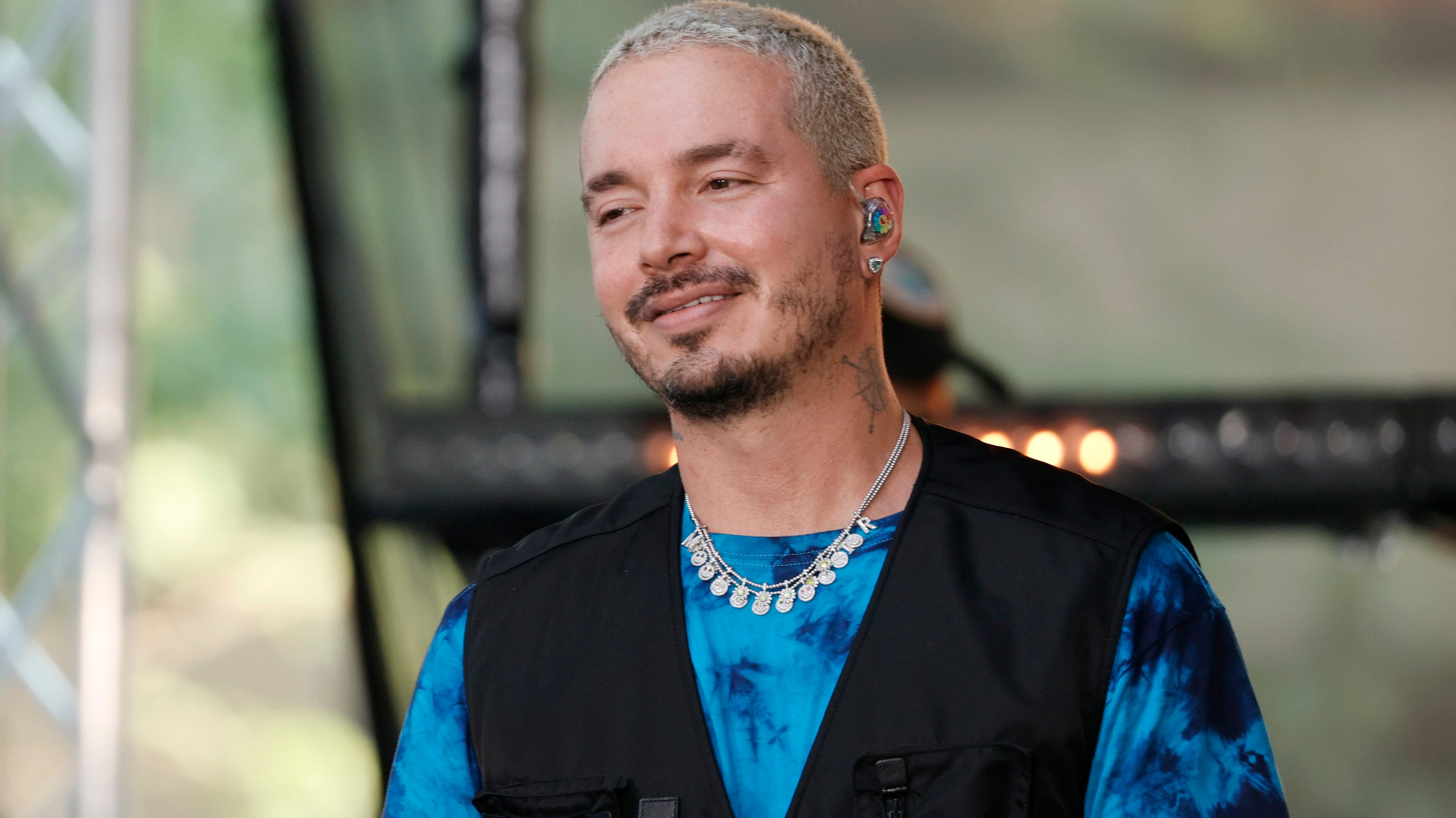 VIDEO: J Balvin baja de YouTube el polémico video de “Perra" y se disculpa con su madre