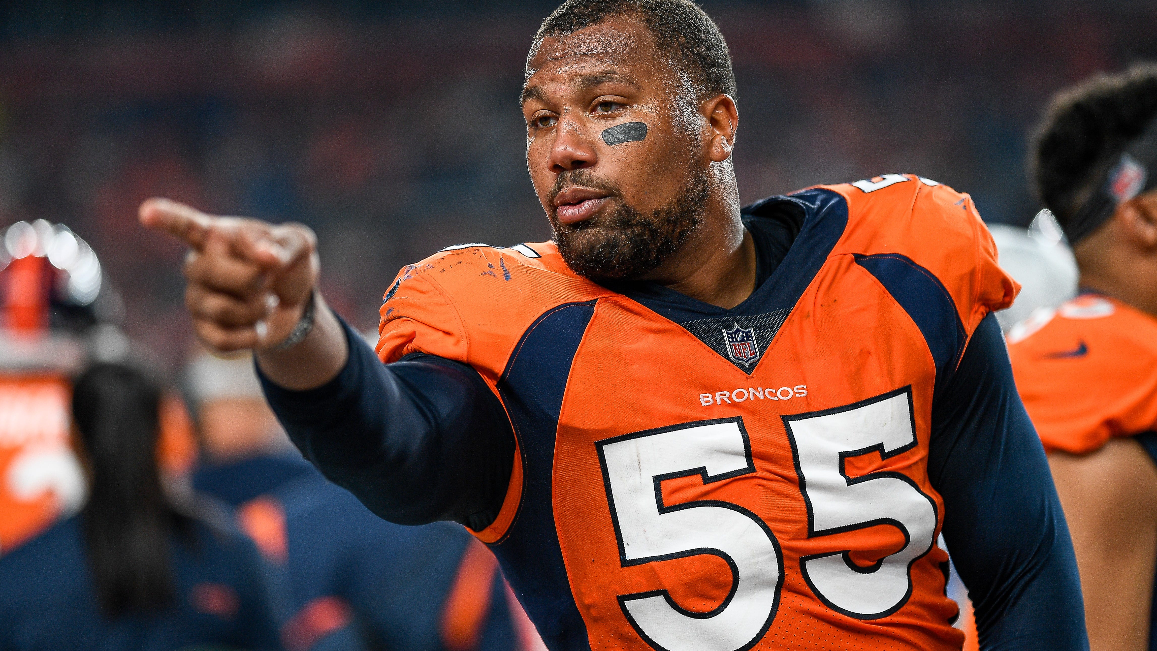 Dolphins acquire Pro Bowl linebacker Bradley Chubb from Broncos