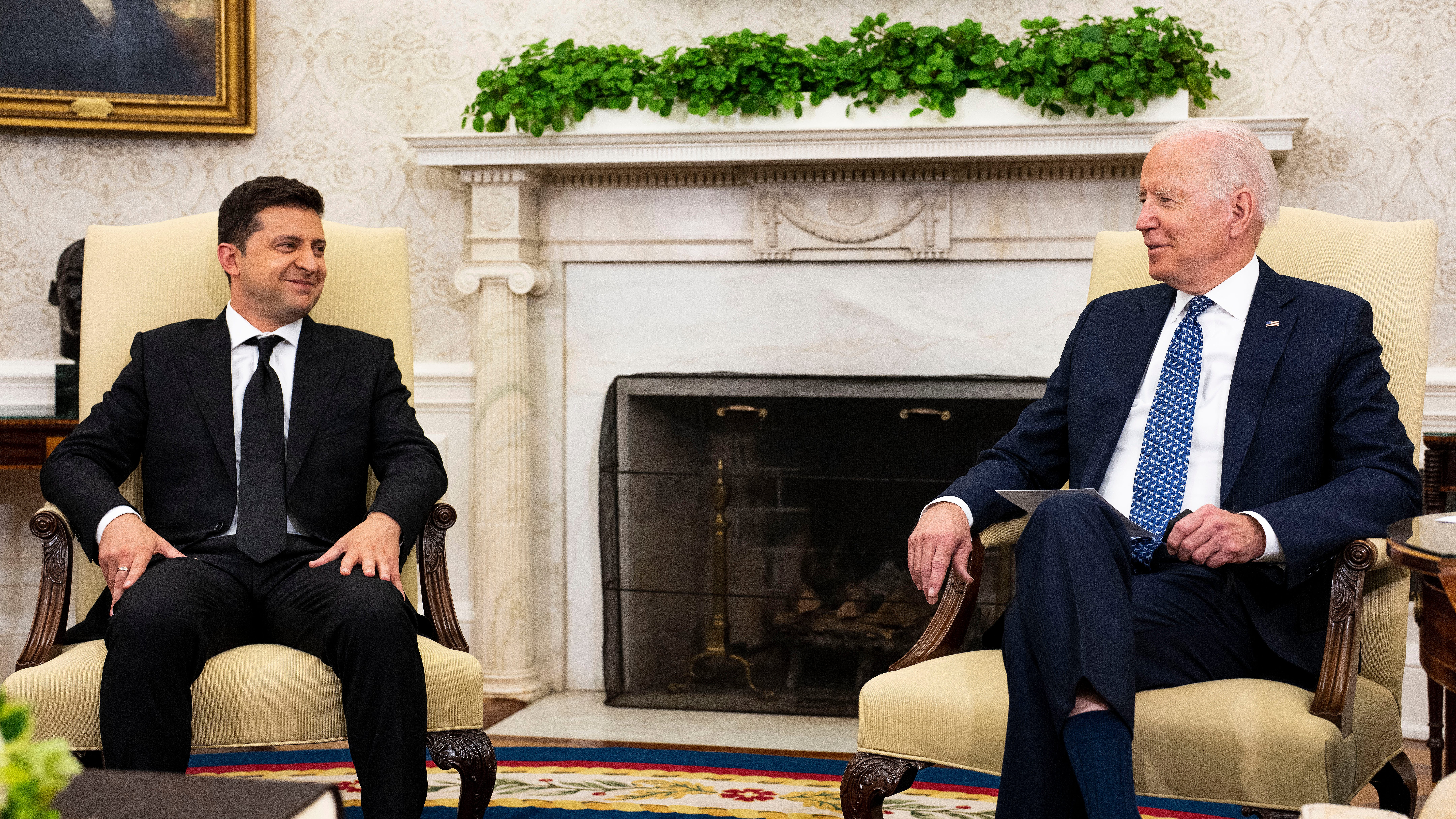 Zelenskyy urges Biden to visit Ukraine