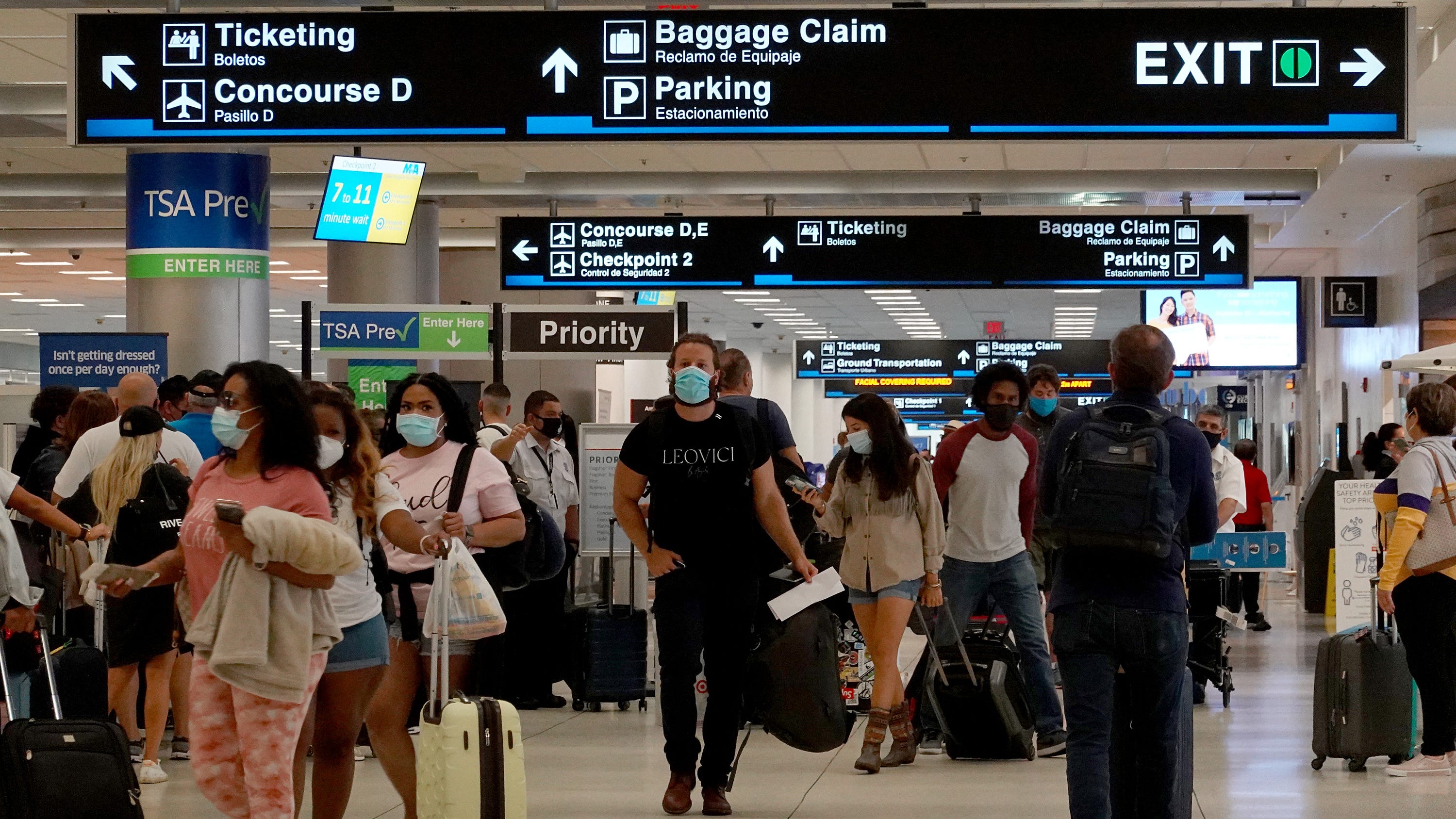 Tips for staying safe while traveling for the holidays during COVID pandemic