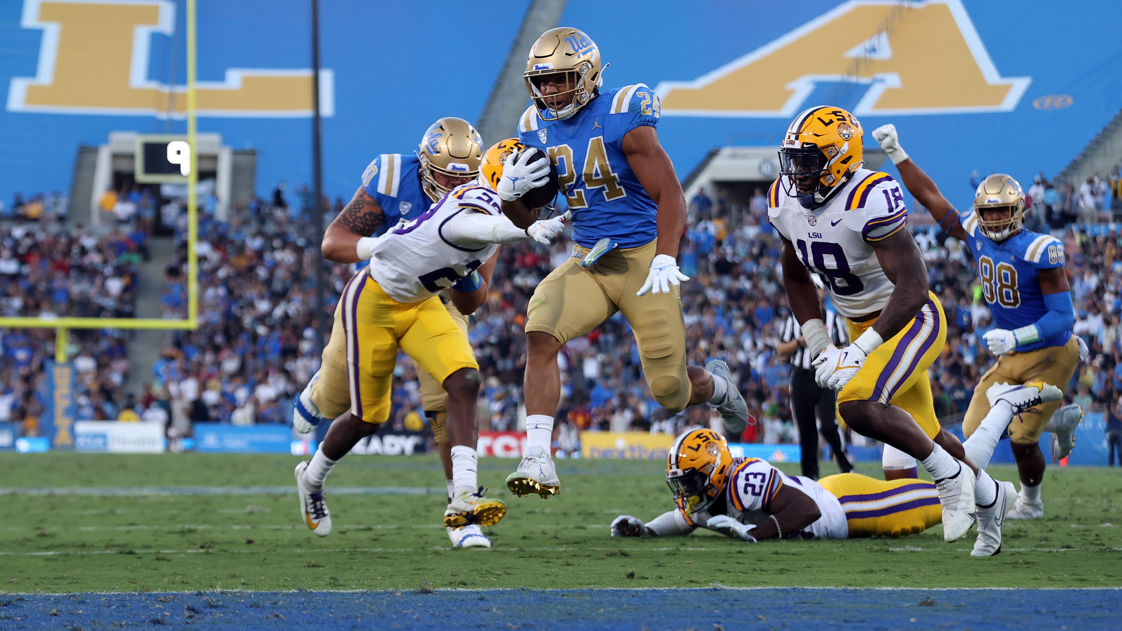 Top 3 takeaways from LSU-UCLA: More chunk plays, a young QB and big Boutte