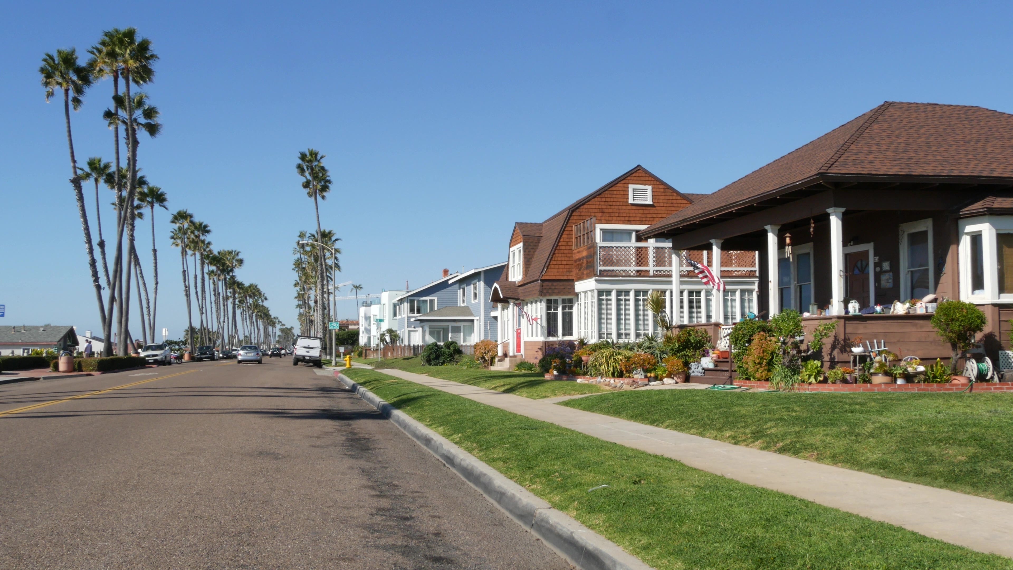 U.S. home sales fell again in July as housing slowdown deepens