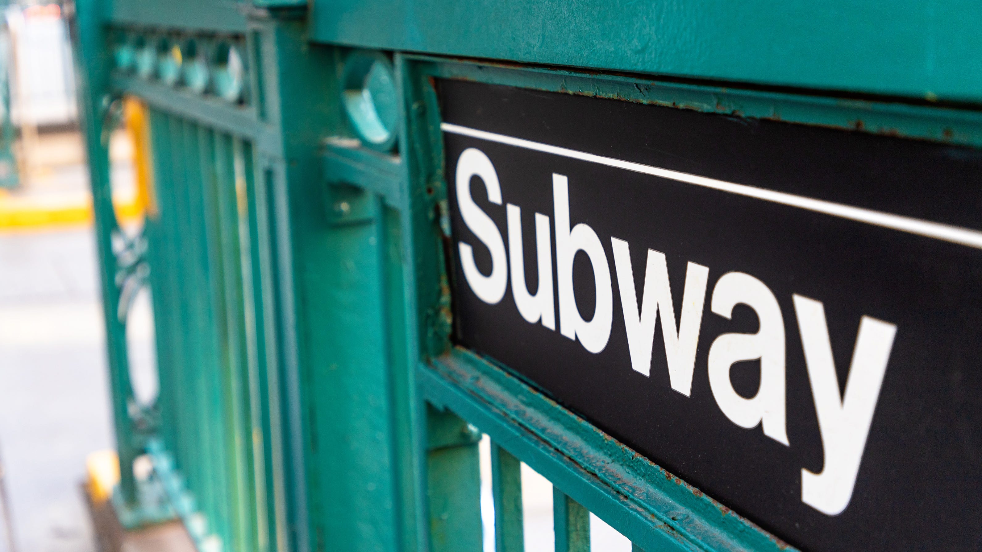 Man brutally beats MTA dispatcher with hammer, hides under train at Chelsea station