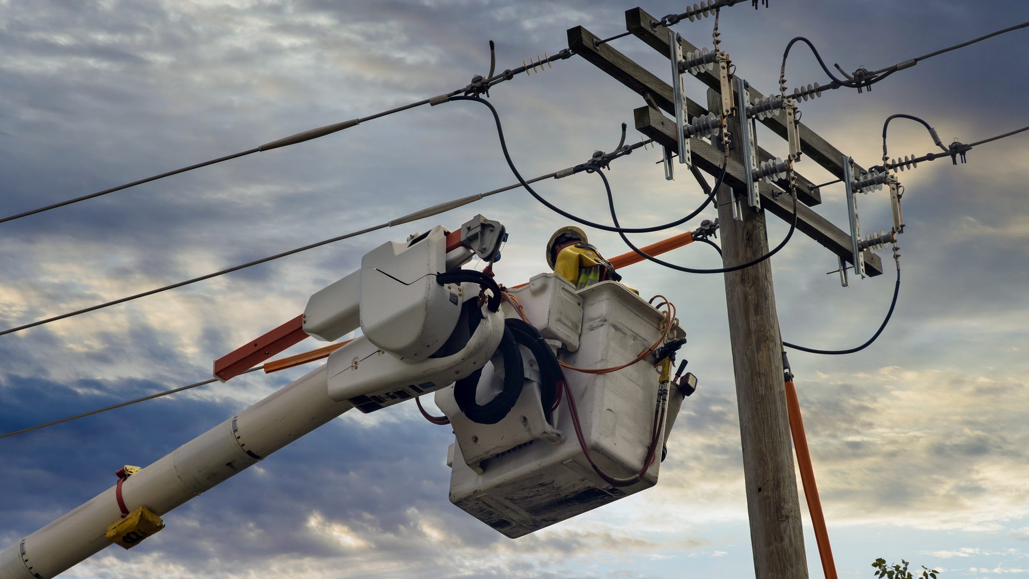 Busy Garland intersection remains closed due to downed power lines from Sunday's storm