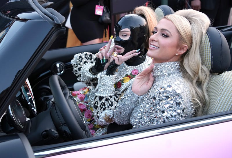 Kim Petras, Paris Hilton