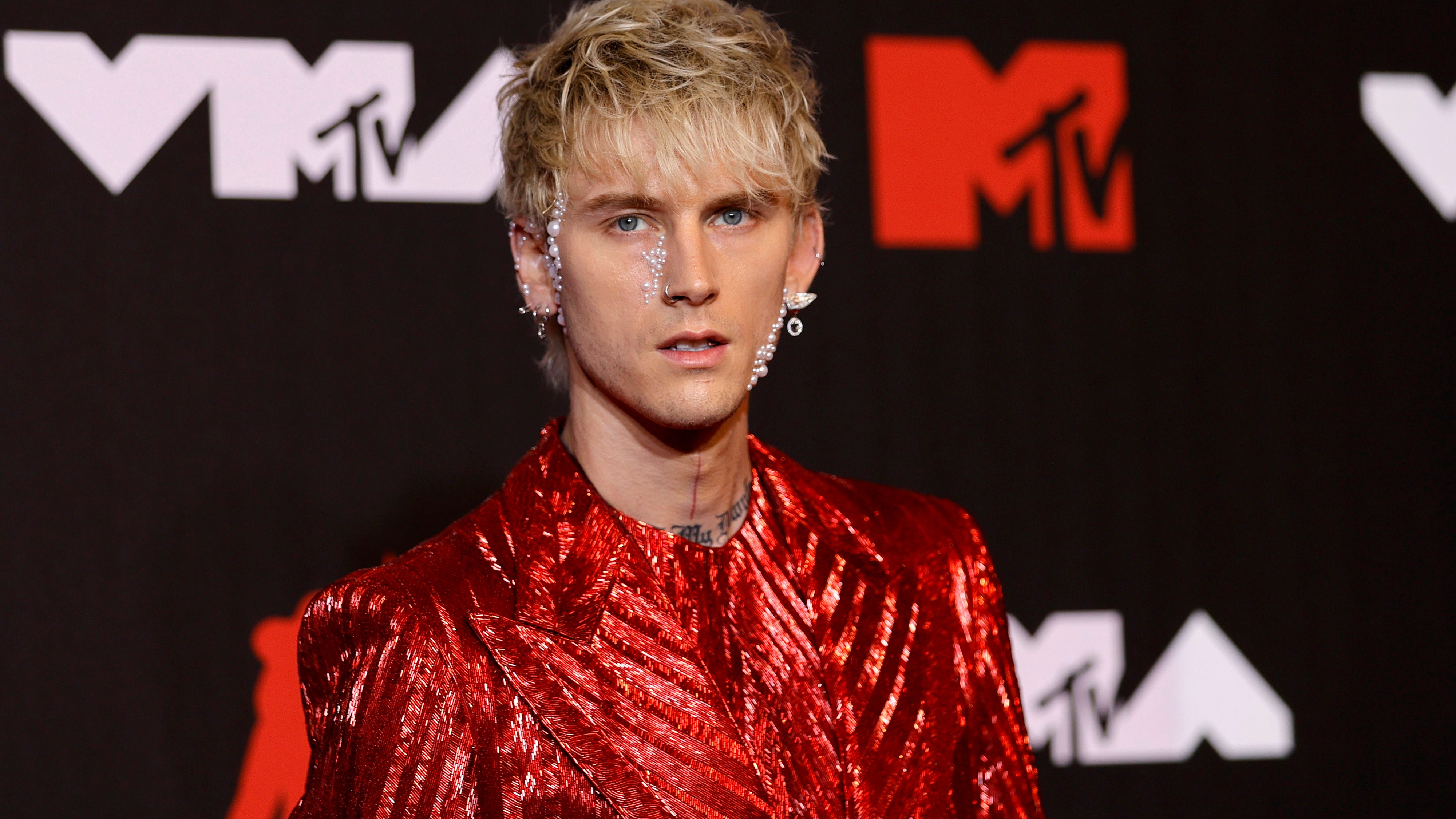 Machine Gun Kelly reveals Lil Wayne, Pete Davidson, BMTH featured on 'Mainstream Sellout' album