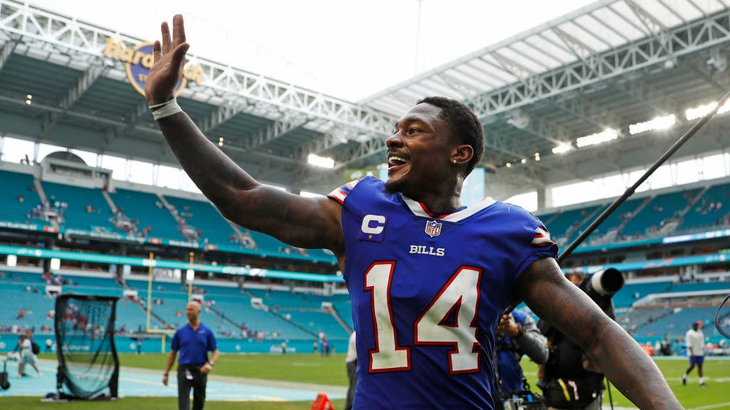 McDonalds employees say Stefon Diggs left them all very generous gifts
