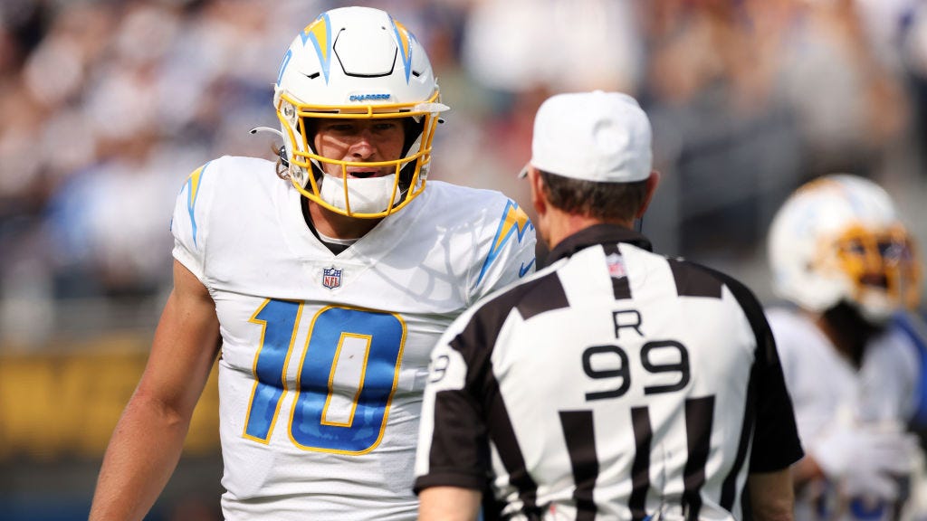 Referees criticized for questionable sack call in Cowboys-Chargers