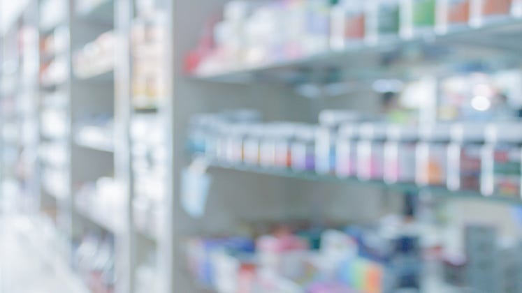 Armed robbers target Warren drug store, 2 suspects at large
