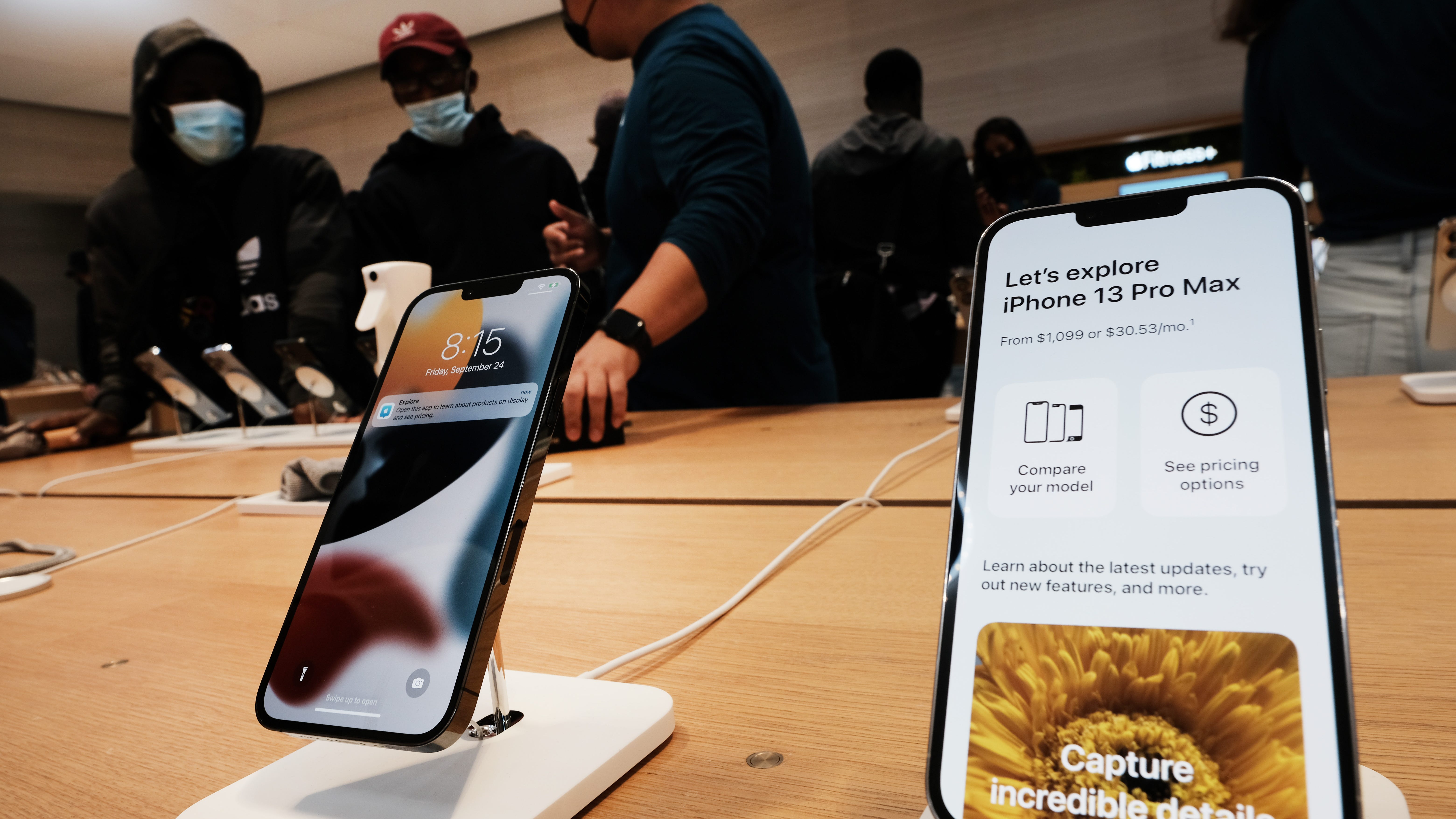Bronx woman sentenced for scheme that netted over $200,000 worth of iPhones