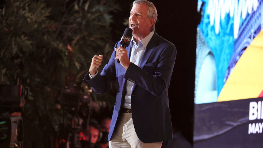 De Blasio tells donors he's 'very seriously' considering NY governor run