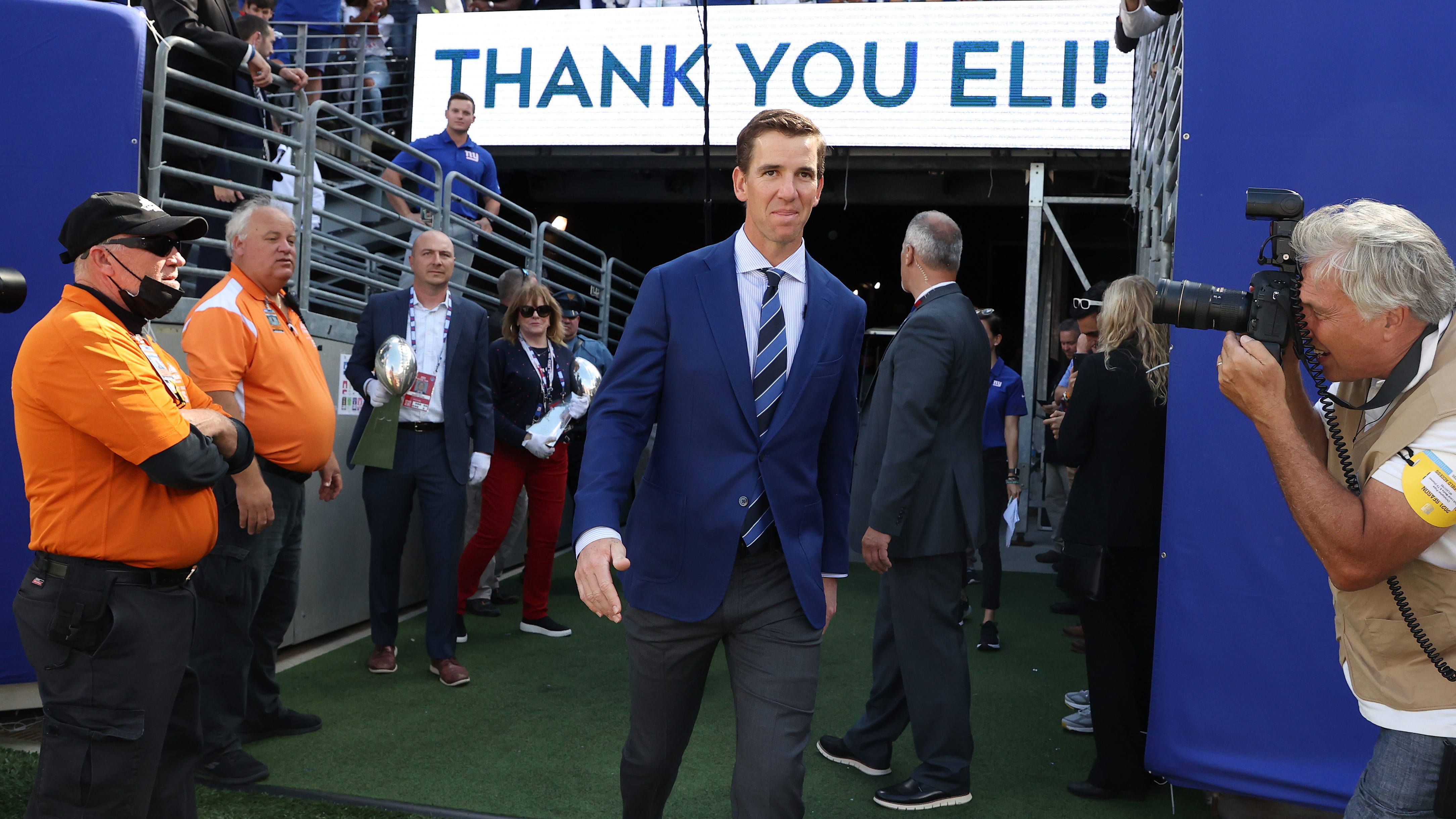 Eli Manning takes on new identity, attending Penn State tryout as walk-on ‘Chad Powers’