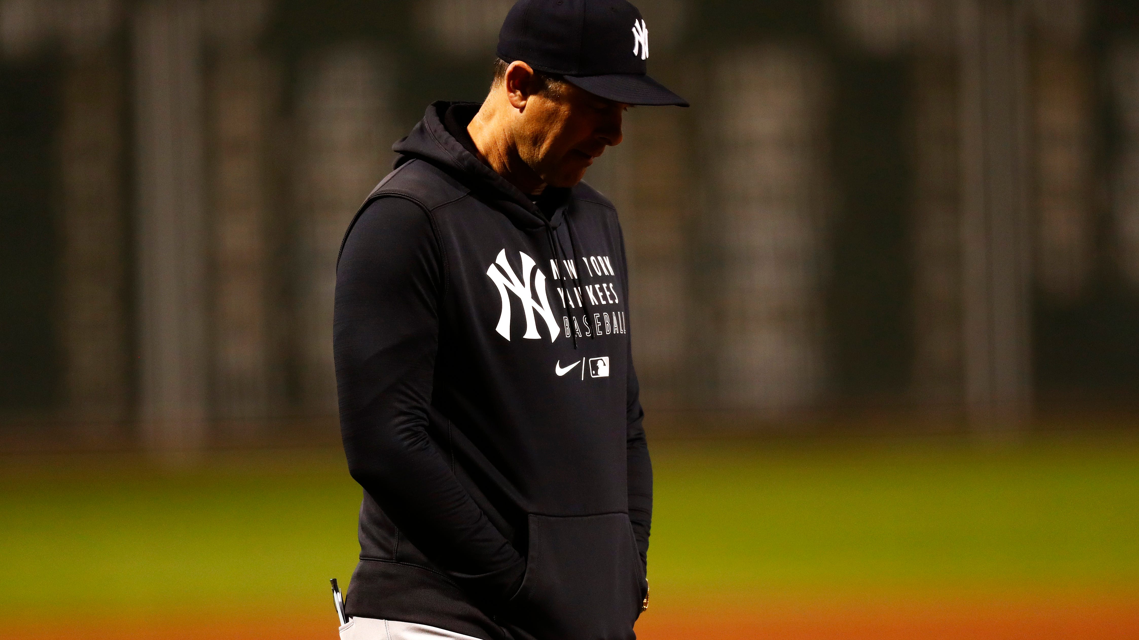 Yankees reportedly leaning toward keeping Aaron Boone