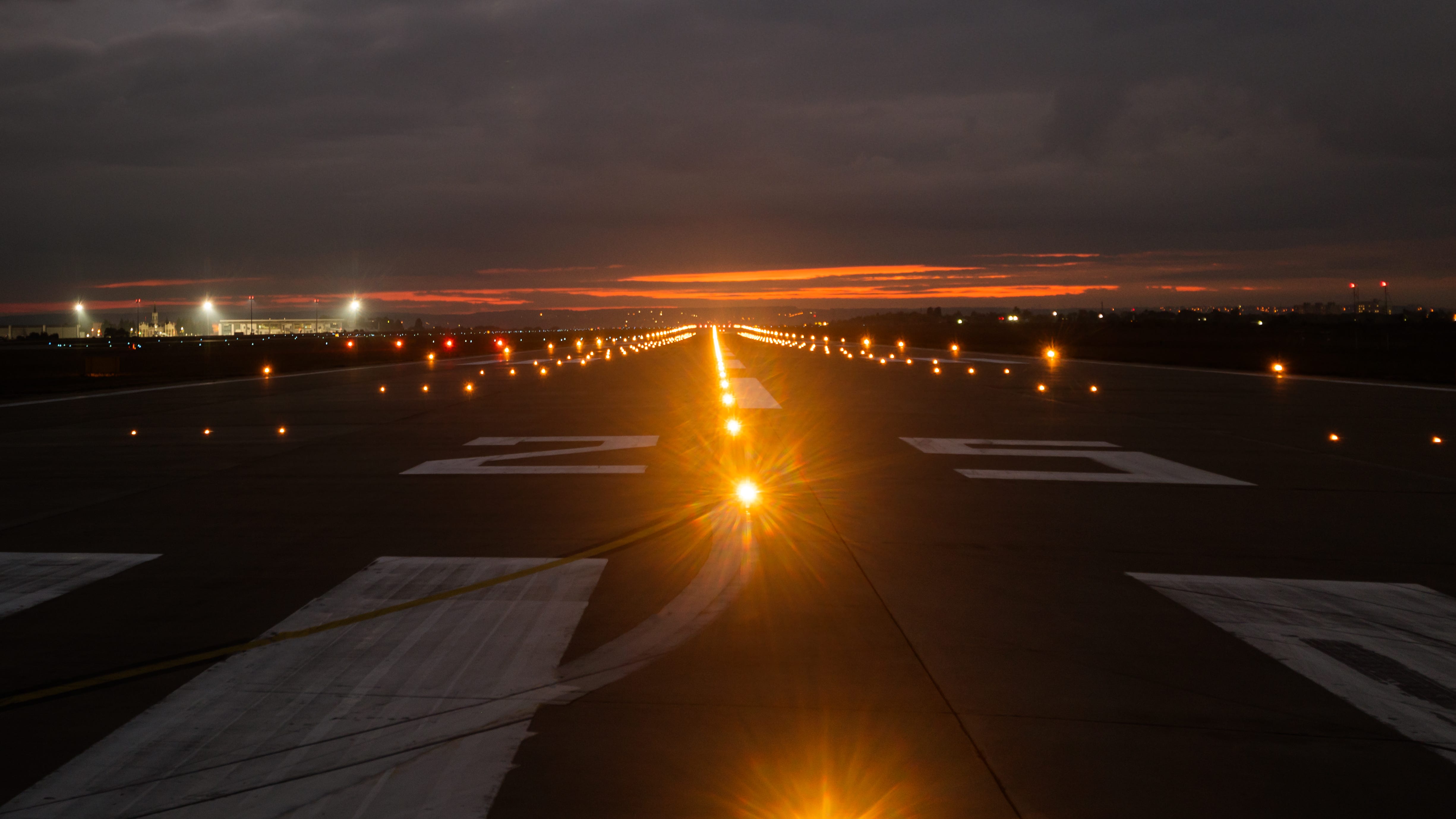 Texas ranks second nationwide in laser beam strikes on aircraft