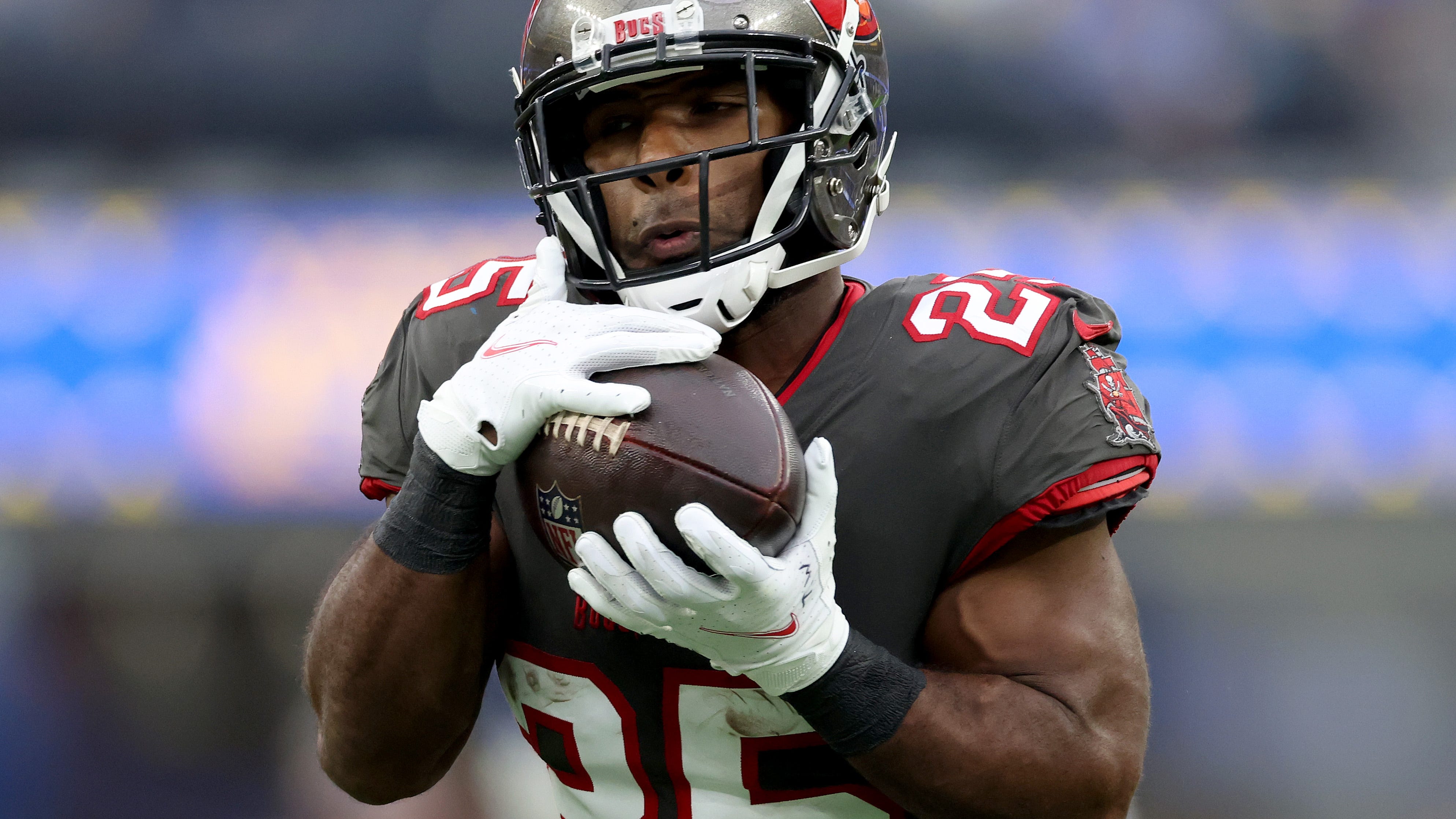 Bucs reporter regrets awkward exchange with Giovani Bernard: ‘I shouldn’t have said what I said’