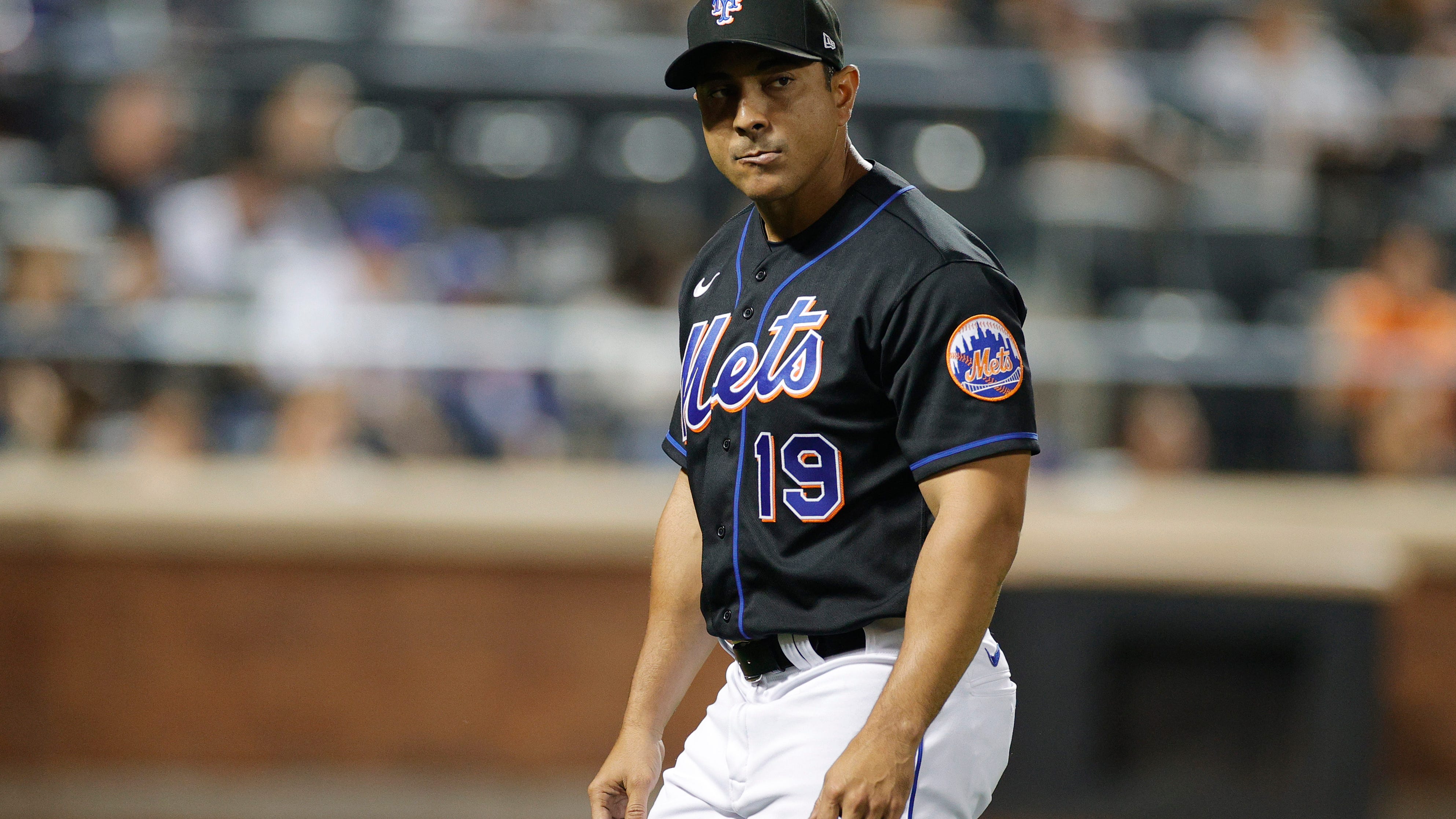 New York Yankees name ex-Mets manager Luis Rojas third base coach