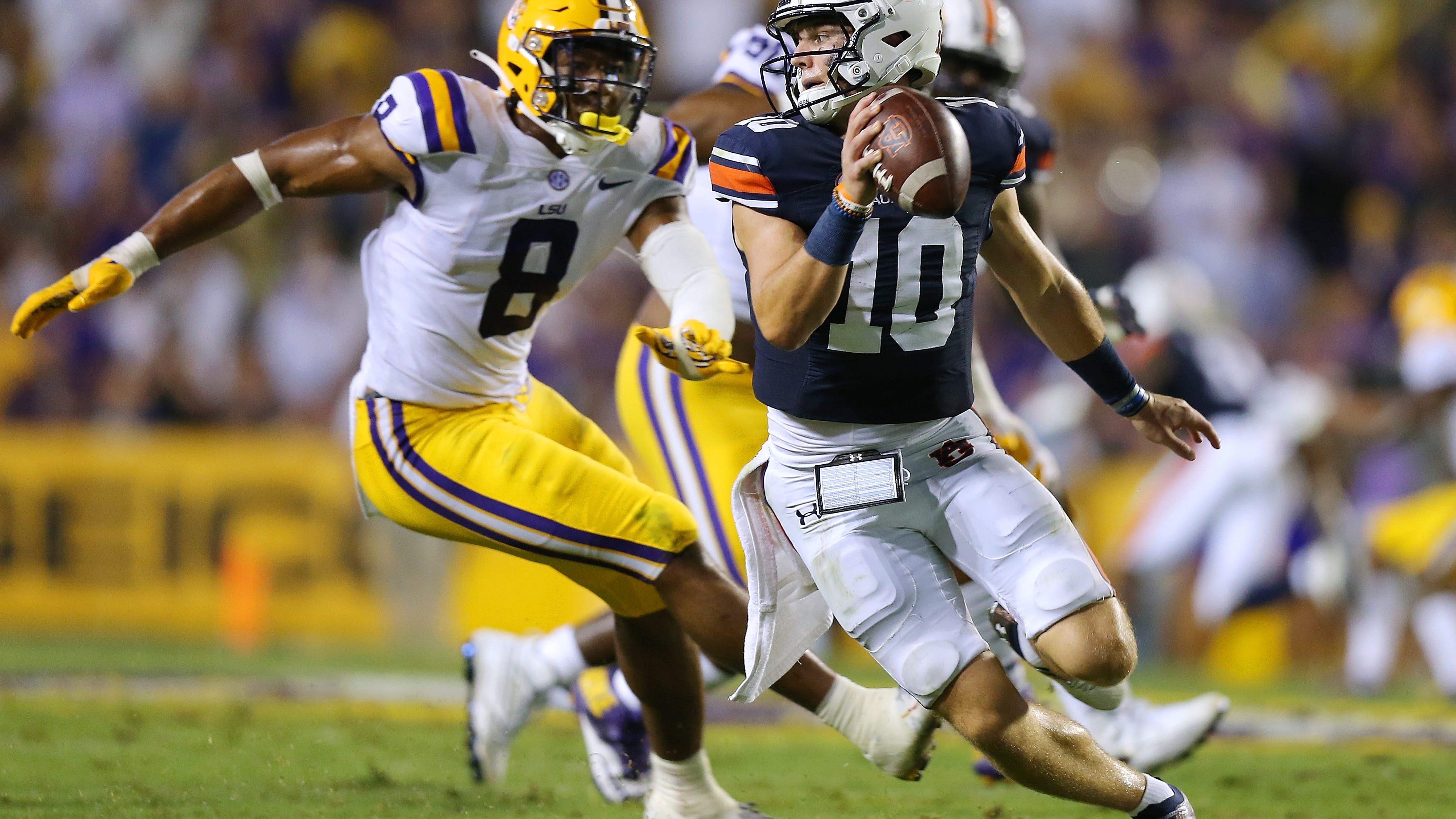 Watch: Auburn QB Bo Nix won't stop running, gashes LSU twice on wild 4th down plays