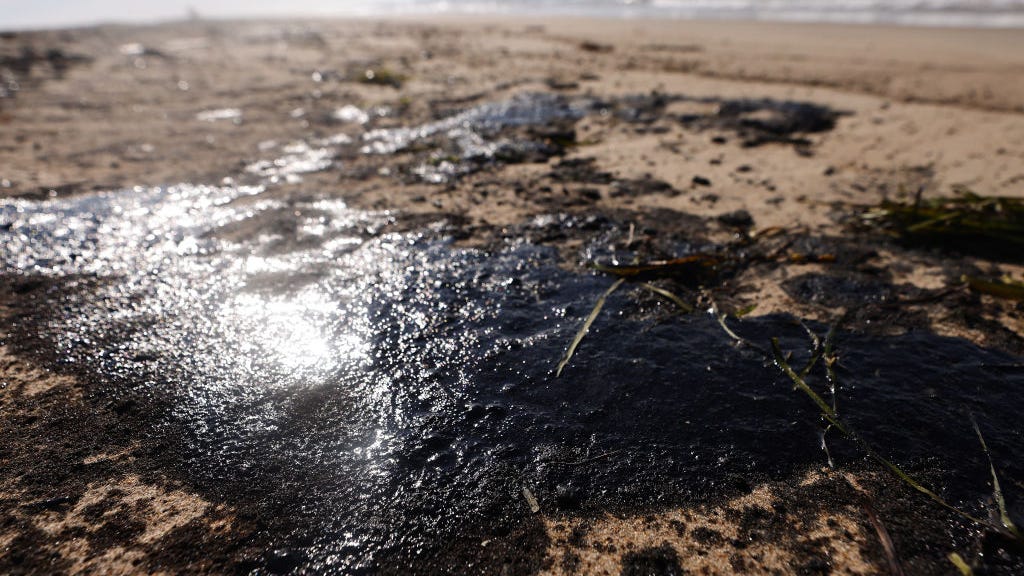 Officials identify source of O.C. oil spill, ship anchor could be to blame