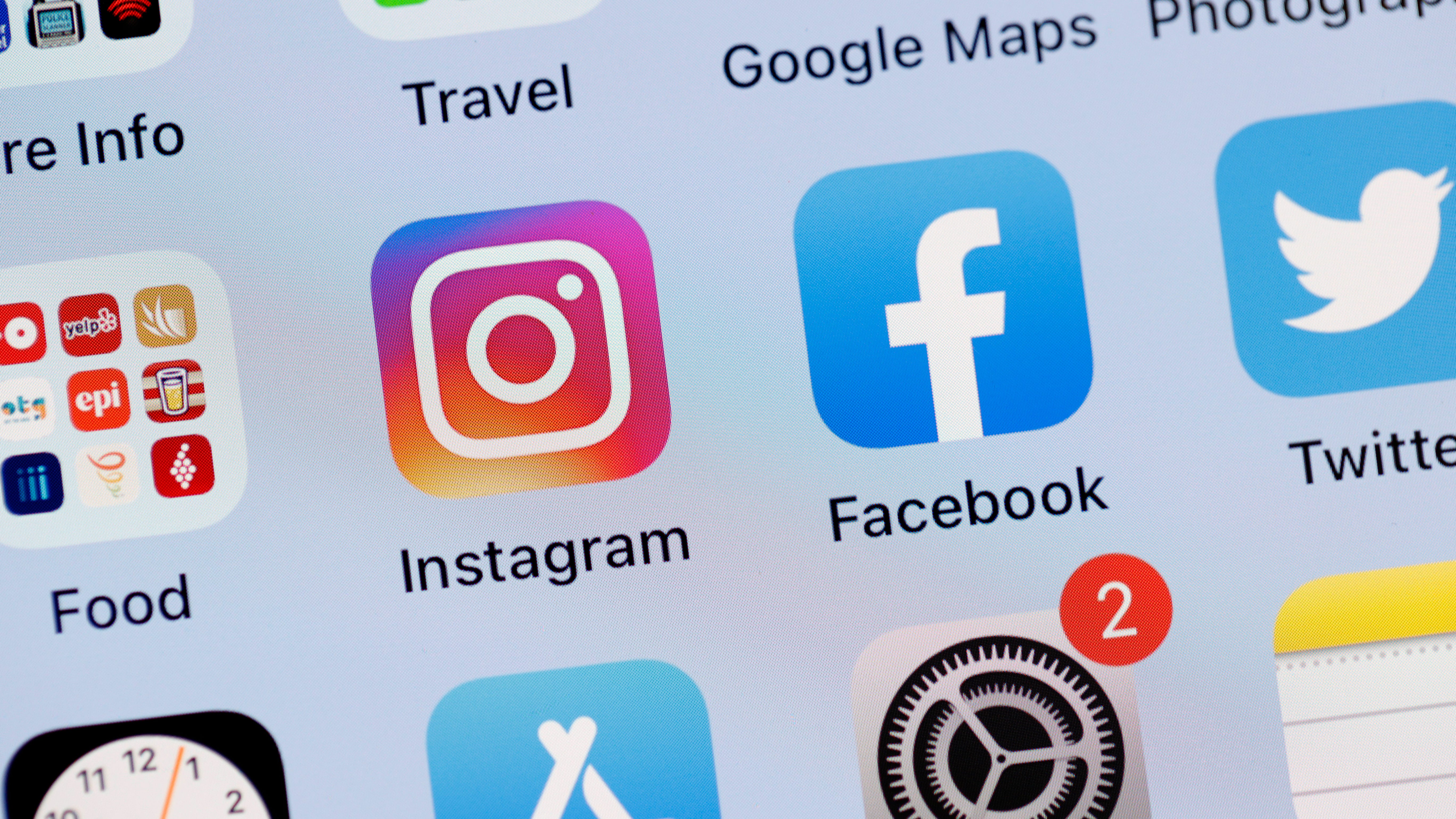 CT mom sues social media giants over 11-year-old daughter's suicide