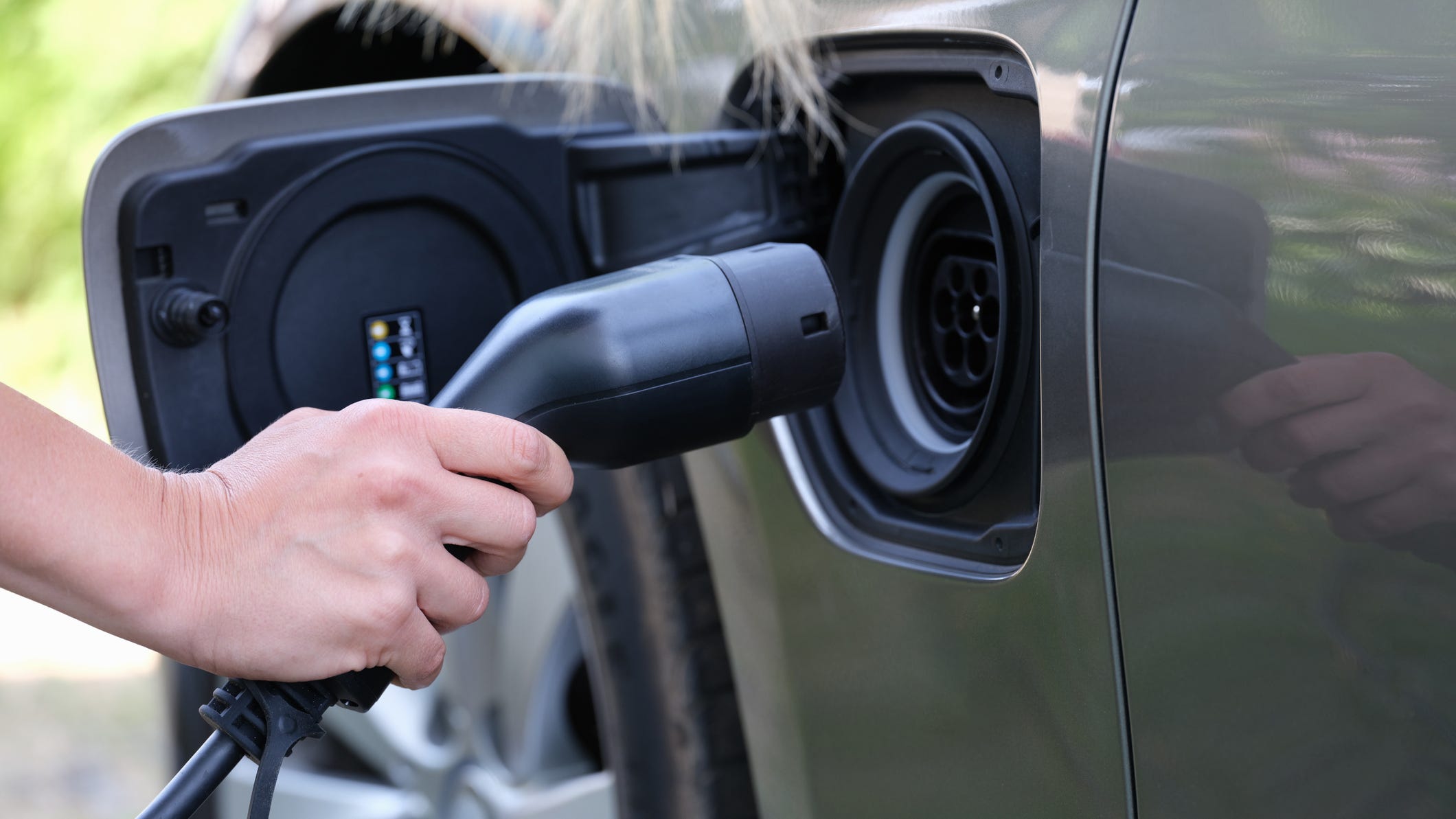 This fast food chain is adding EV charging stations