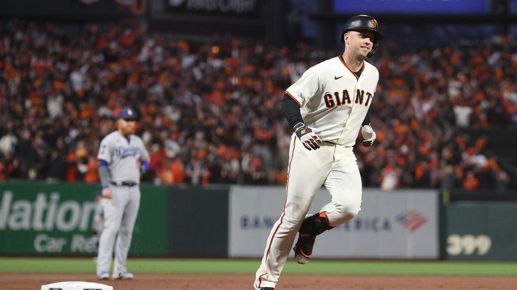 Giants icon Buster Posey becomes first ex-player to join ownership
