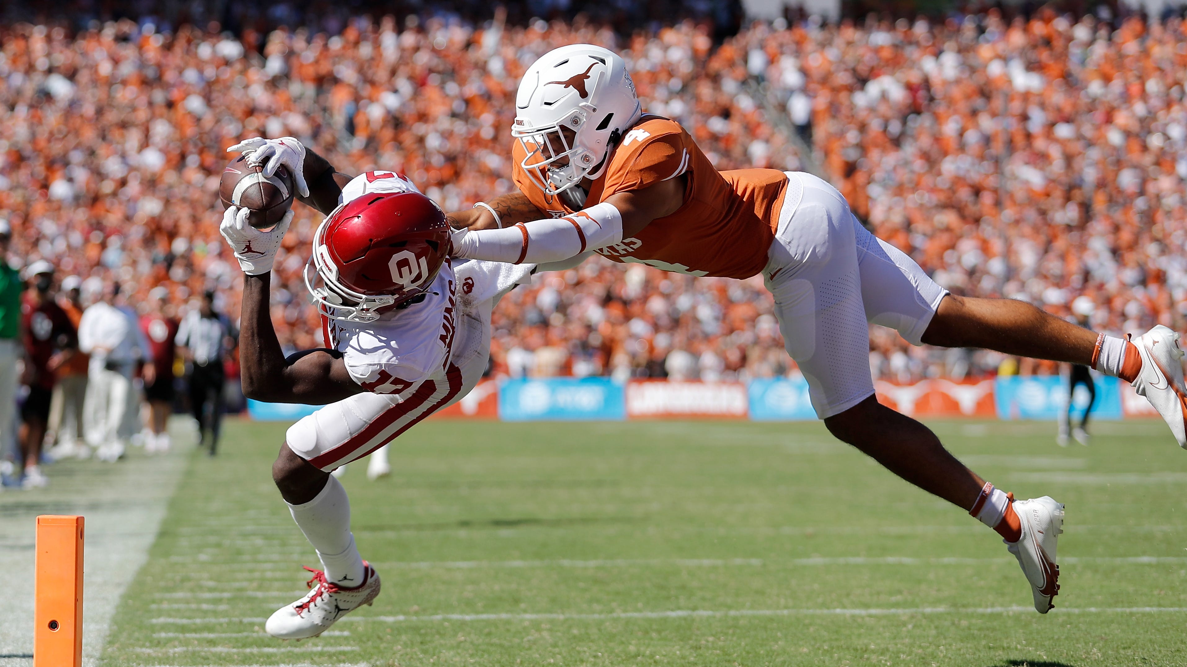 Texas, Oklahoma unranked ahead of Red River Showdown for first time since 1998