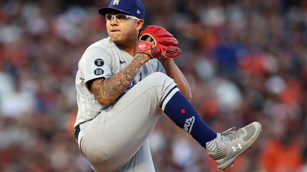 Dodgers find their swing, crushing Giants 9-2 in Game 2 of NLDS