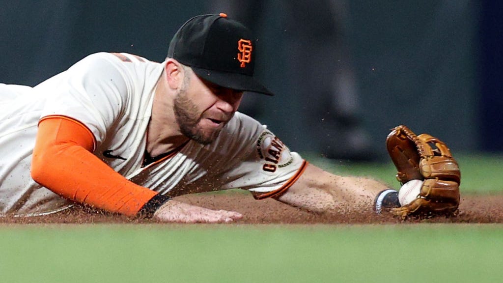 Evan Longoria out until mid-May after surgery on finger