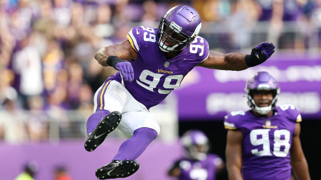 Texans signing Pro Bowl defensive end, Houston-area native Danielle Hunter