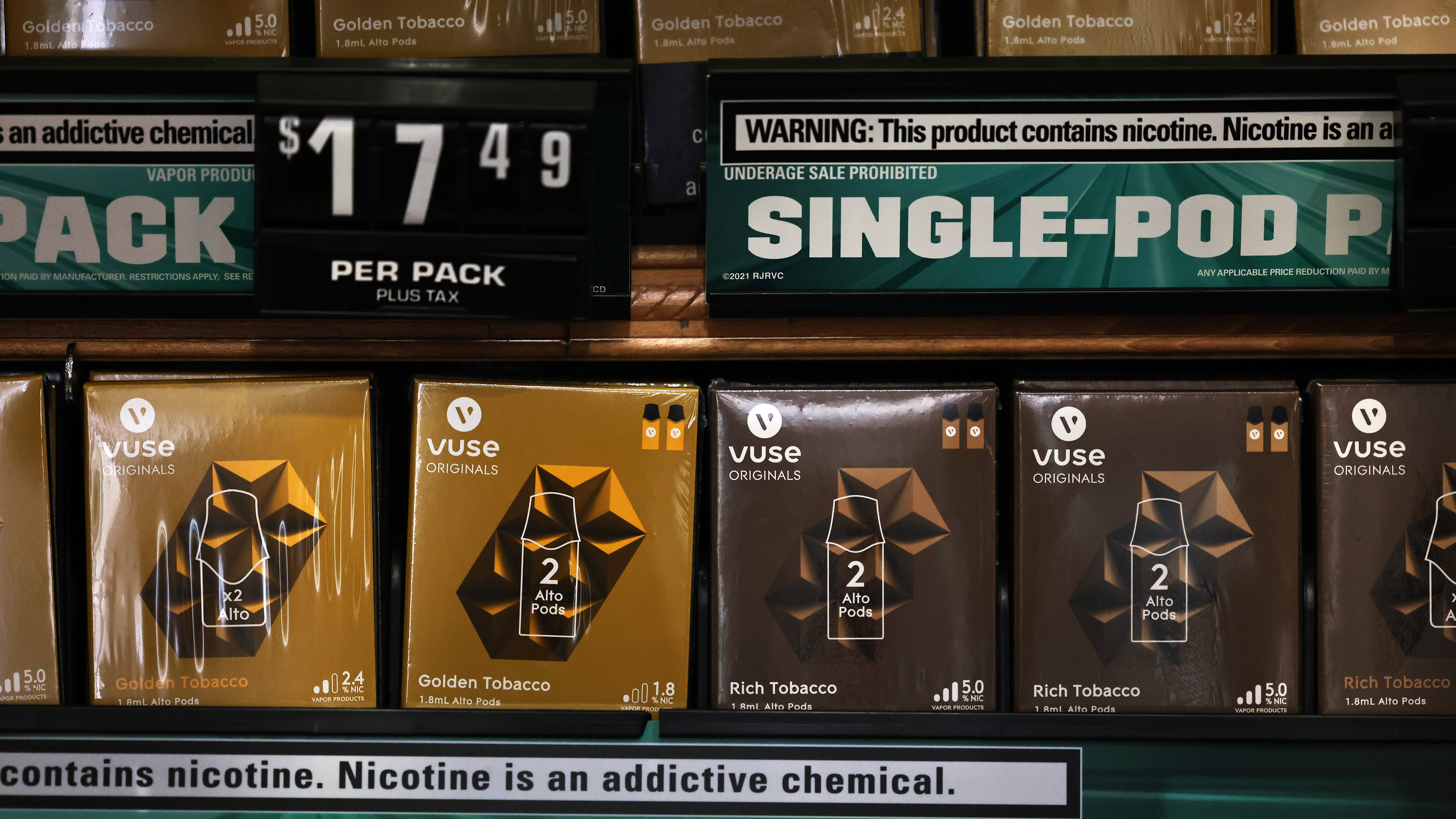 Measure to ban vaping in public places clears Illinois Senate