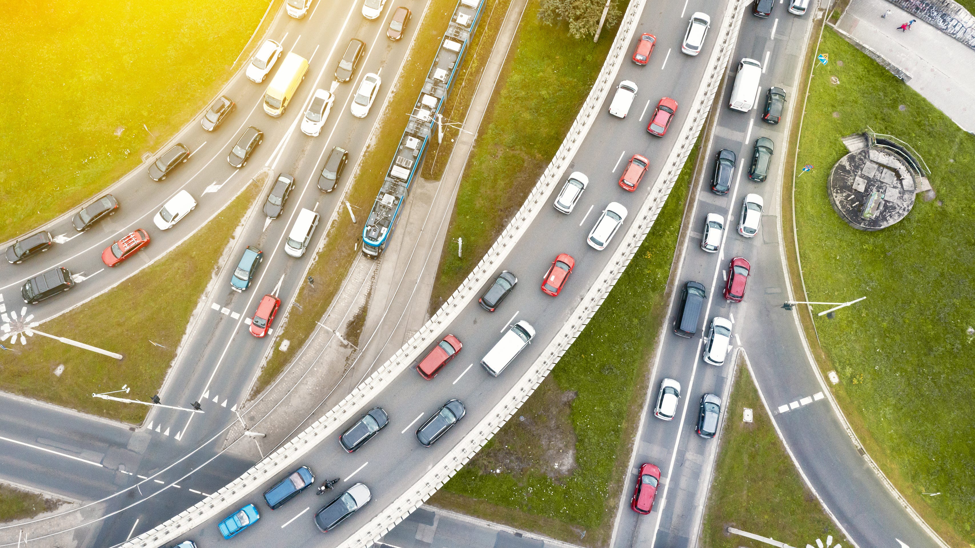 MO-DOT recommends zipper merging to avoid heavy traffic during lane closures