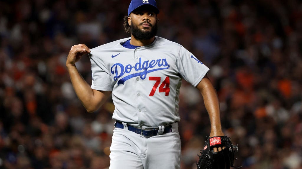 Dodgers beat Giants 2-1, winning NLDS and advancing to Championship Series
