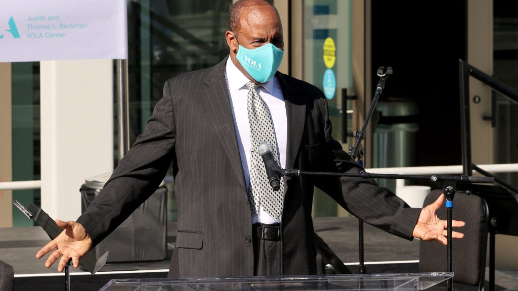 Inglewood mayor faces harassment, retaliation lawsuit for acting like ‘a Black Donald Trump’