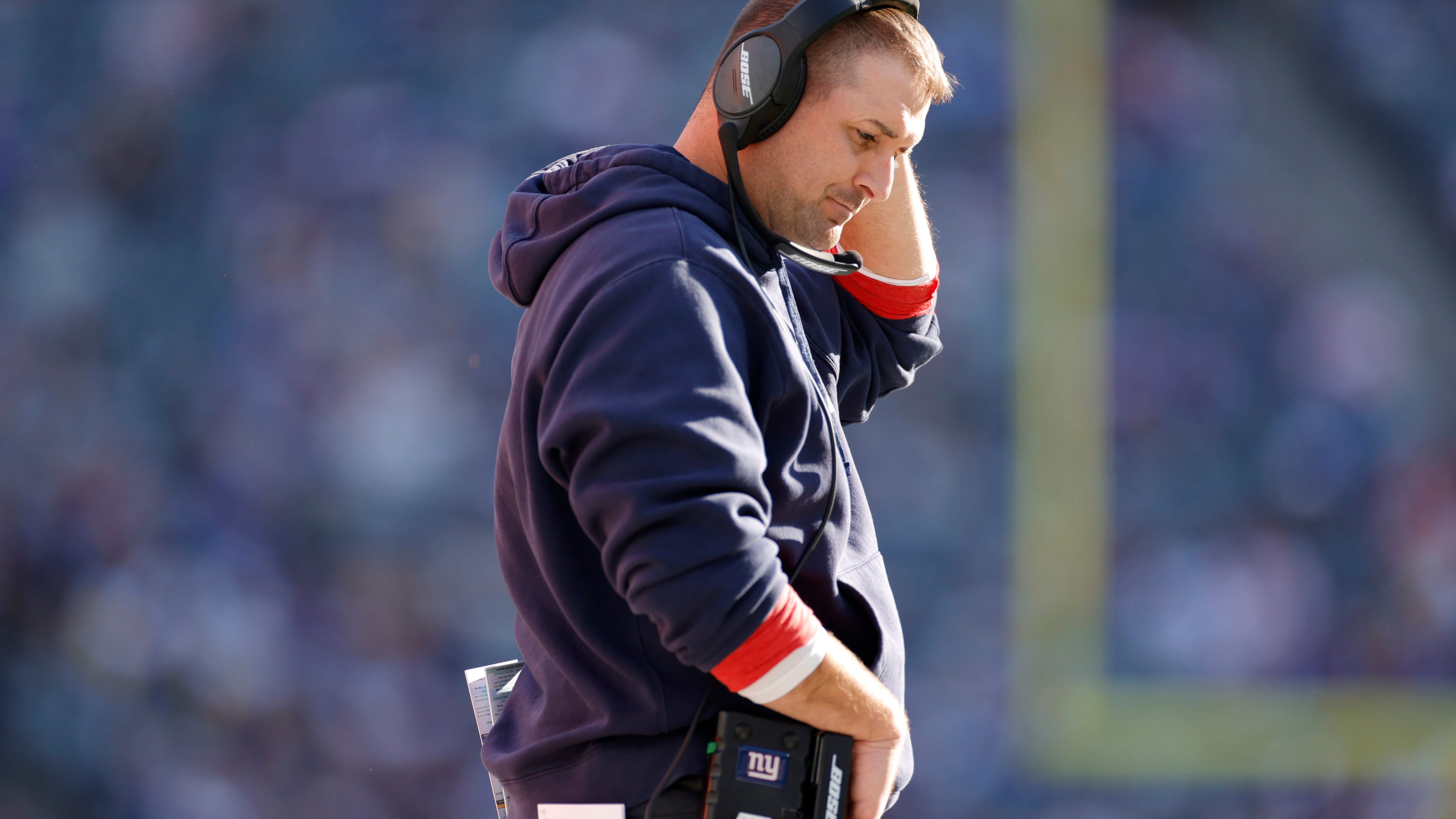 Giants start strong but quickly fall apart in lopsided loss to Rams