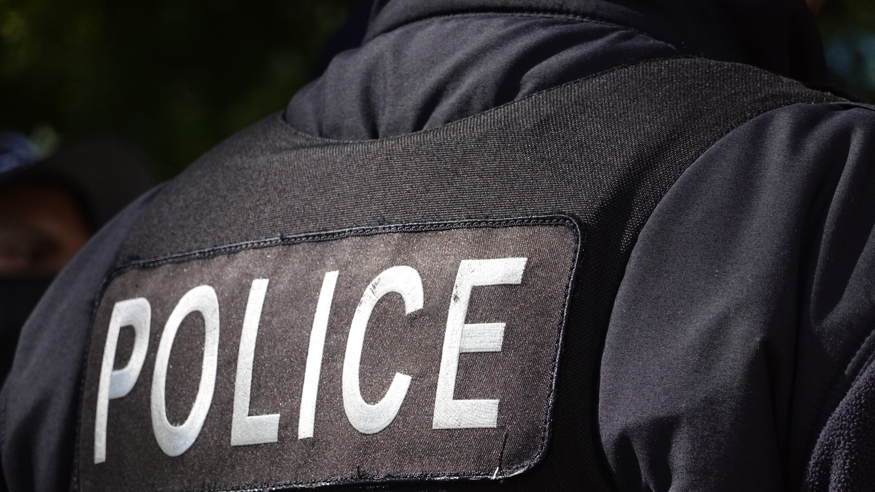 Chicago Police officer stabbed by knife-wielding burglary suspect