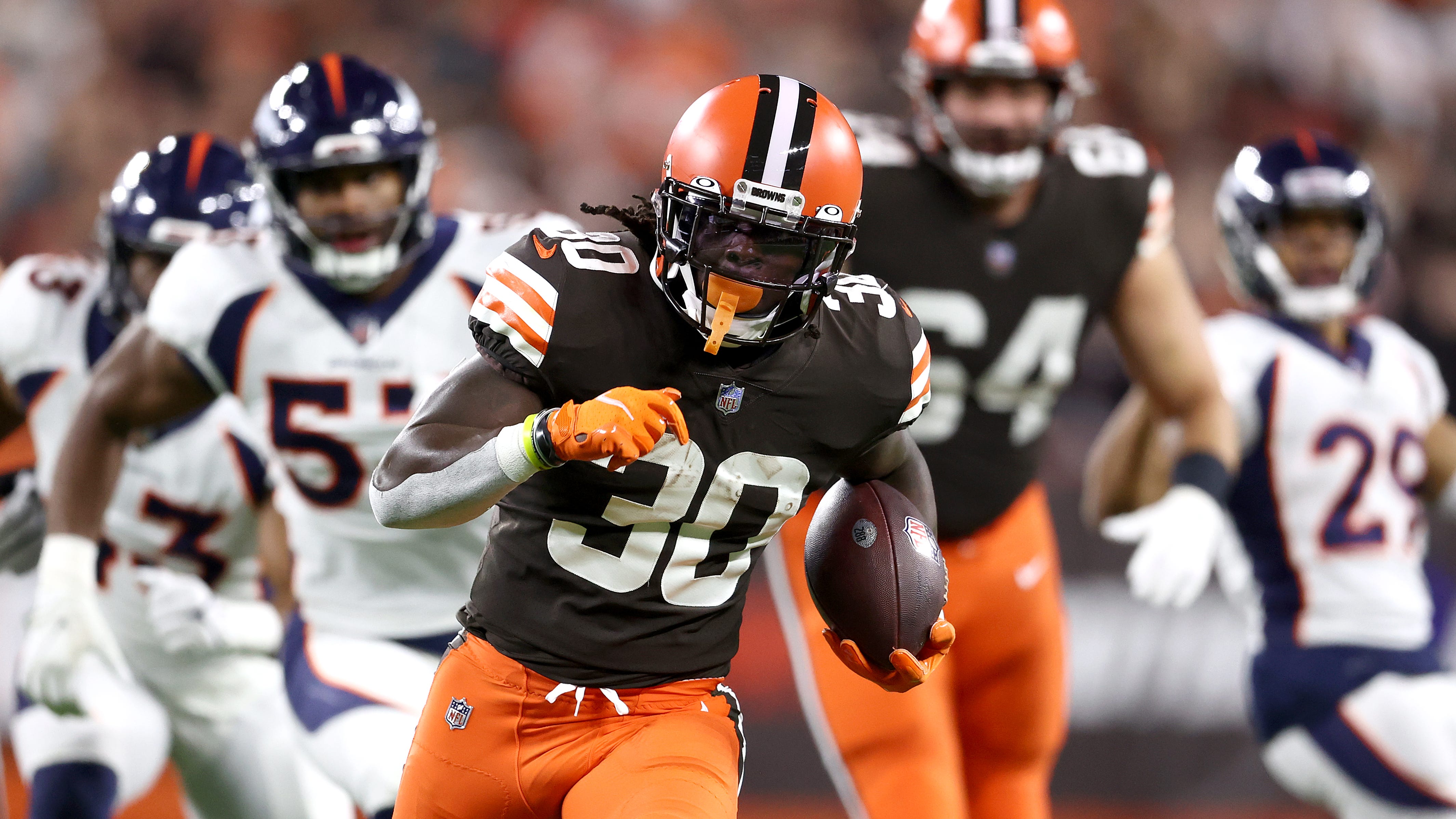 Shouted out by LeBron, D’Ernest Johnson wows with PFF’s highest rushing grade of 2021