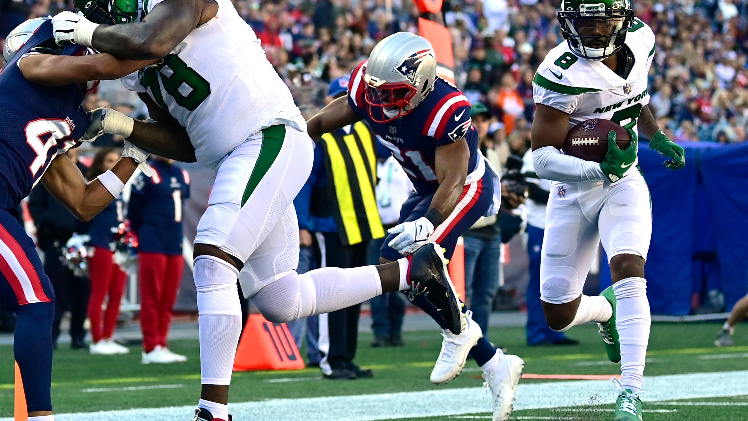 WATCH: Jets' Elijah Moore records first career touchdown on 19-yard run
