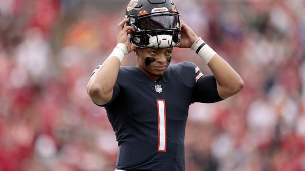 Jason Peters: Justin Fields 'is going to be special' once Bears build OL around him