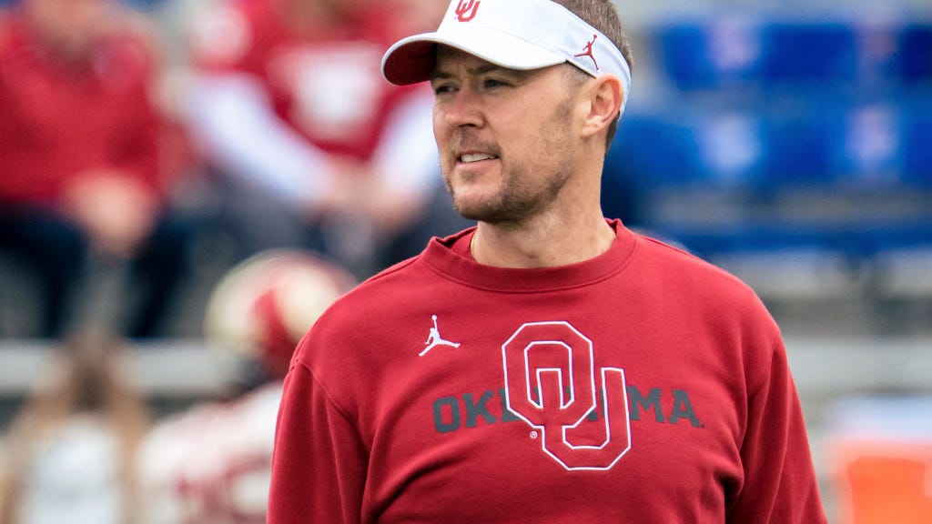 Oklahoma head coach Lincoln Riley downplays rumors that he's heading to LSU