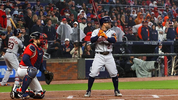 Watch: Braves fans chant 'Cheaters!' at Altuve, Bregman